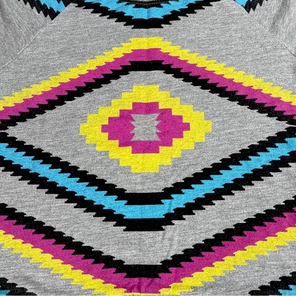 Forever 21 size medium cropped grey sweatshirt with colorful Aztec tribal design - Picture 11 of 16